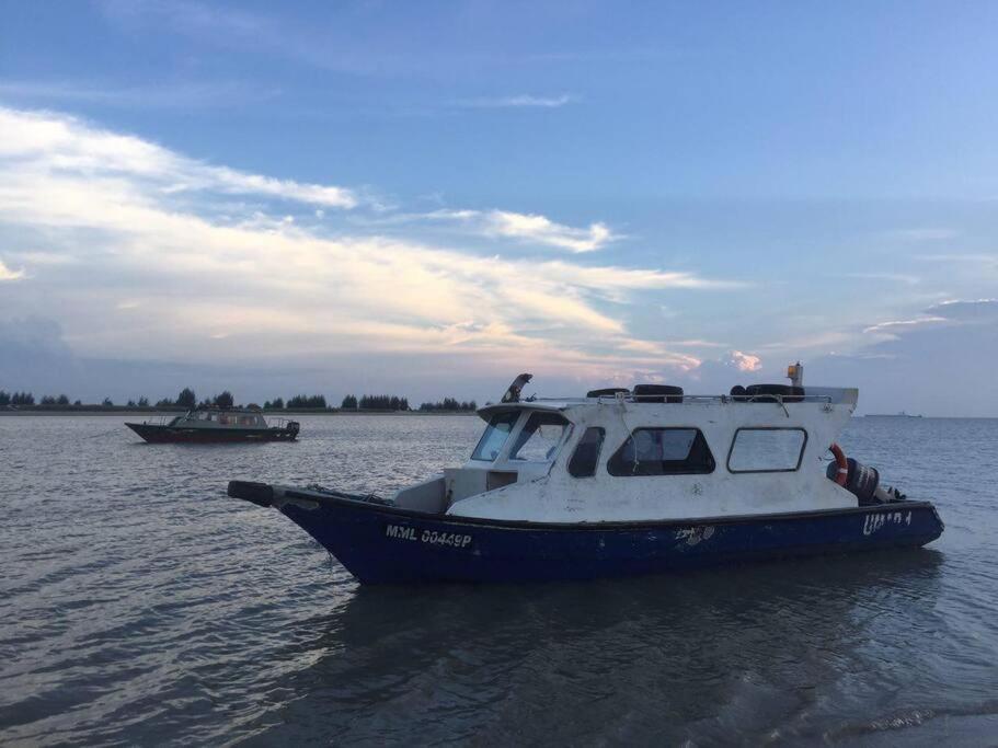 Melaka Beach Villa Kelebang Besar ภายนอก รูปภาพ