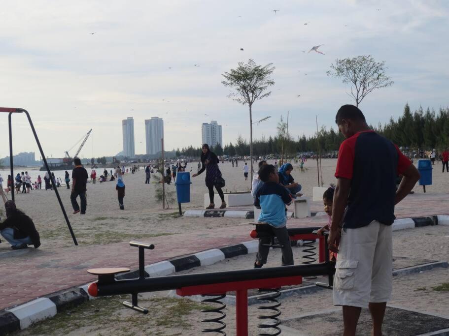 Melaka Beach Villa Kelebang Besar ภายนอก รูปภาพ