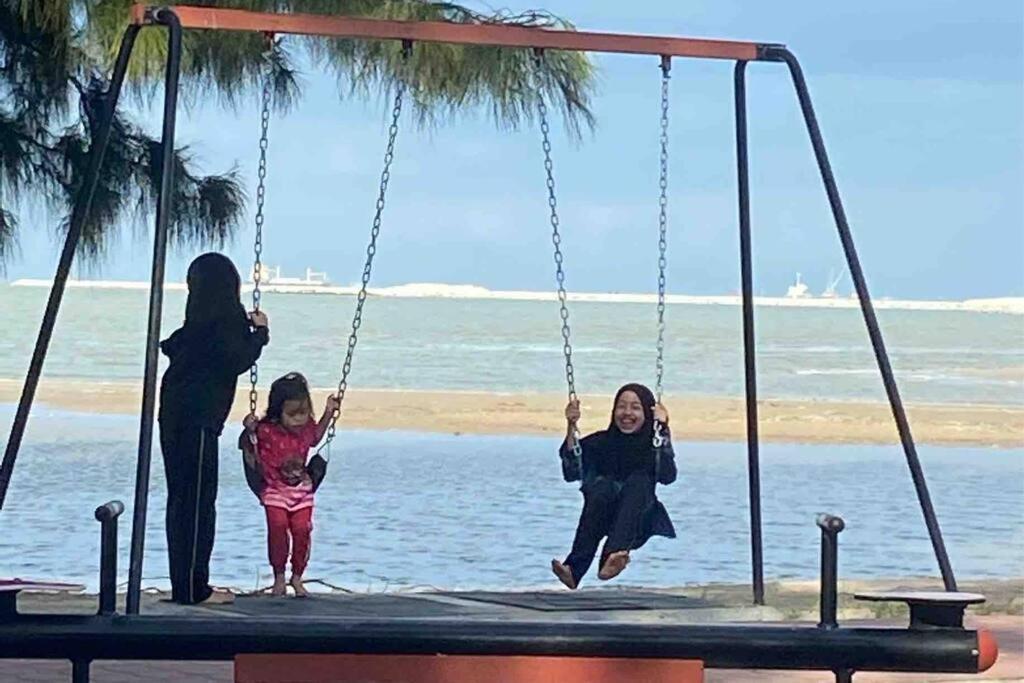 Melaka Beach Villa Kelebang Besar ภายนอก รูปภาพ